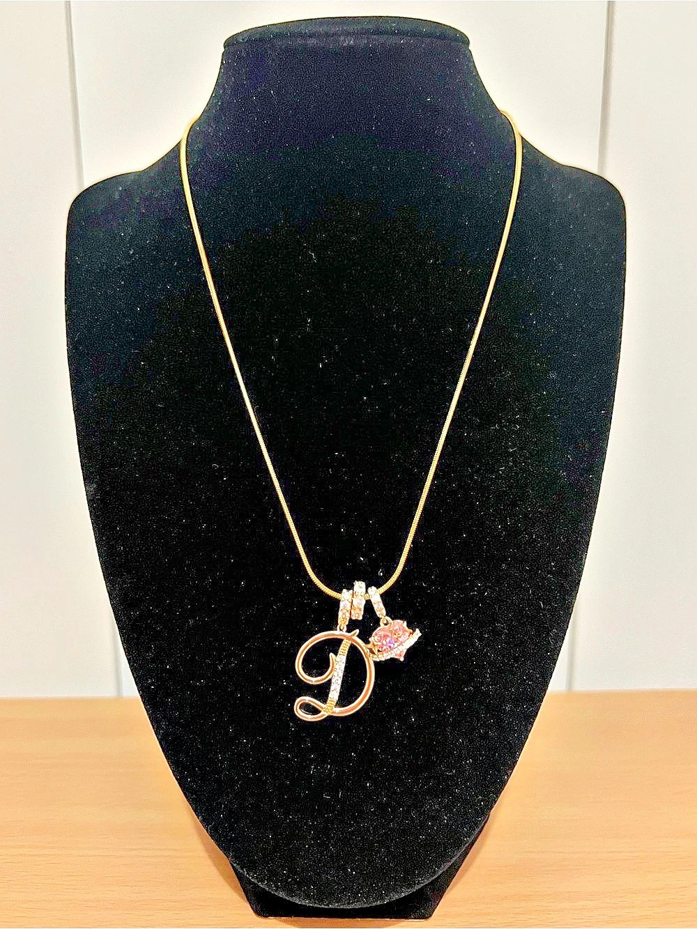 Gold & Pink Pendant Necklace Like New
